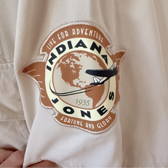 Her Universe Indiana Jones Expedition Woven Button-Up Cosplay - Picture 11 of 14